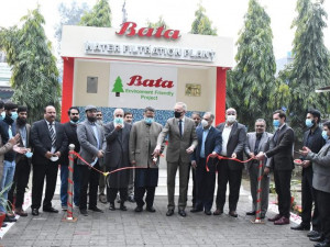 Česká úpravna vody slouží tisícům Pákistánců. Místní nemocnici ji věnovala firma z Prahy