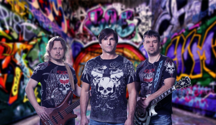 Češi zadarmo, cizinci za plné vstupné, plzeňská kapela Extra Band vyvolala kontroverzi