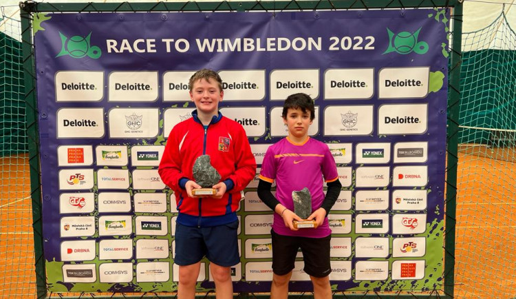 Race to Wimbledon pro tenisové naděje pokračuje. Známe už vítěze mezi mladšími žáky
