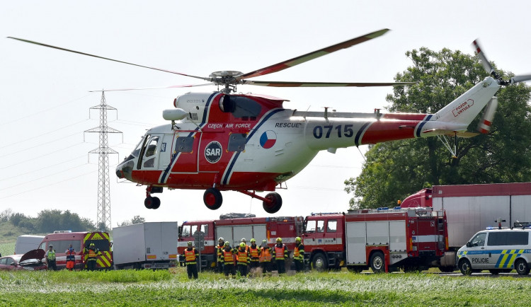 Pomoc přichází z nebe, armádní letečtí záchranáři z Líní ročně ošetří a převezou stovky pacientů