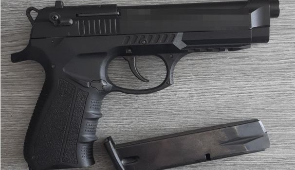 Náhodné setkání dvou mužů skončilo hádkou a výhružkami s pistolí v ruce