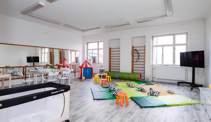 Bývalý kulturní dům Peklo dnes slouží jako nouzové přístřeší pro válečné uprchlíky, nabízí až 50 lůžek