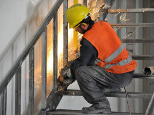 Stavebním firmám se v Česku stále poměrně daří, během února začaly se stavbou téměř 3 700 bytů