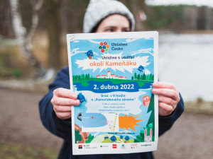 Do boje s odpadky u rybníku Kameňák vyrazili místo teambuildingu zaměstnanci e-shopu Hawaj.cz