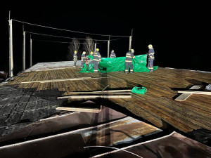 Vítr poškodil ve Všerubech střechu na garáži, foto: Jiří Beran/ Hasiči městyse Všeruby