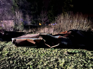 Vítr poškodil ve Všerubech střechu na garáži, foto: Jiří Beran/ Hasiči městyse Všeruby