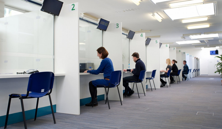 Podíl nezaměstnaných klesl v březnu v Plzeňském kraji na 2,9 procenta, v nabídce je 33 497 pracovních míst