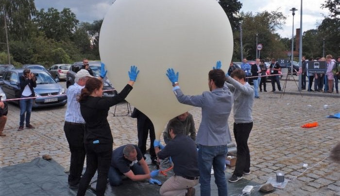 Mladí vědci vypustí do stratosféry robotickou sondu, balon odstartuje z letiště u Plzně