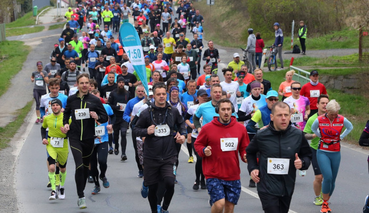 Po dvouleté covidové pauze vyrazili sportovci znovu na trať, půlmaraton přilákal přes tisícovku běžců