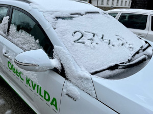 Šumavskou Kvildu ráno zasypal na sníh. Místní netrpělivě čekají na teplejší počasí, vzkázal starosta