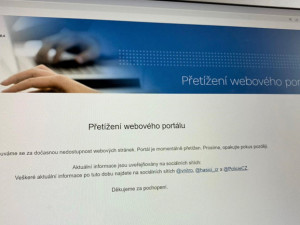 Weby ministerstva a policie byly pod útokem. Hackeři hrozí i útokem na weby médií