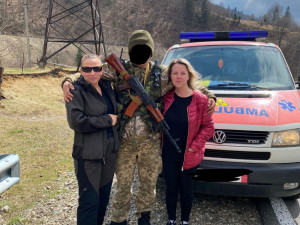 Vasyl vozí českou pomoc vojákům na frontu. Ukrajinci na to nikdy nezapomenou, říká