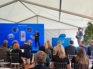 Americká společnost staví v Plzni závod na výrobu hliníkových plechovek za více než čtyři miliardy