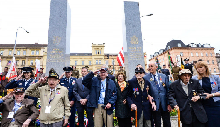 U památníku Díky, Ameriko! vzdali hold osvoboditelům Plzně i obyvatelům válkou zmítané Ukrajiny