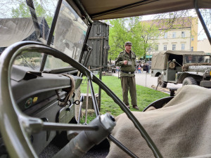 FOTO: Plzeň ožila Slavnostmi svobody, historickou techniku obdivují davy lidí