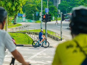 Boční odstup od cyklisty, zákaz zaměstnat manželku. Anketa Absurdita roku 2022 zná vítěze