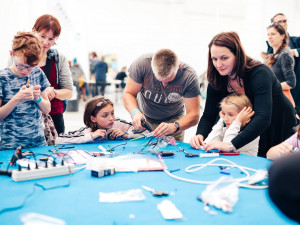 Festival kutilů potěší fandy 3D tisku, robotiky i tradičních řemesel