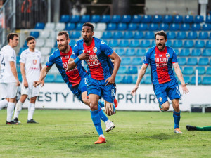Viktoriáni mají šestý ligový titul díky výhře 2:0 nad Hradcem, Plzeň čekají bouřlivé oslavy