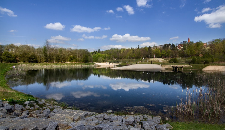 Oblíbená Lobezská jezírka se dočkají rozšíření o nové tůně, přívoz i labyrint