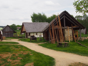 V historickém parku vznikne unikátní přírodní osada s využitím know-how středověkého stavitelství