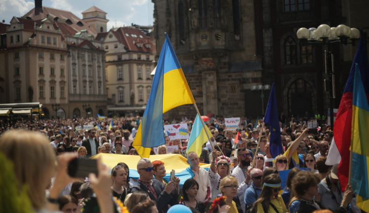 Děkujeme, Česká republiko! Prahou prošel průvod Ukrajinců