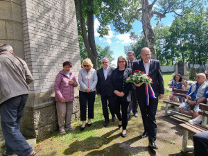 Bolevečtí rodáci uctili spolu s vedením MO Plzeň 1 památku obětí výbuchu muničky v Bolevci