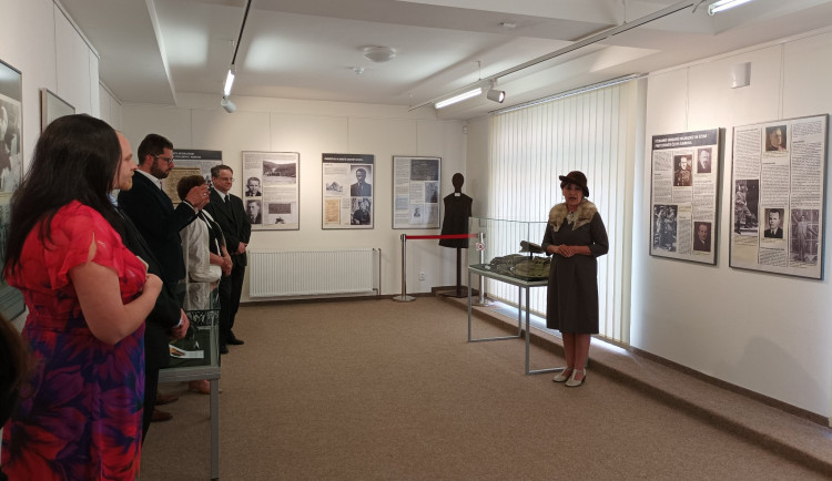 Rokycanské muzeum připravilo výstavu věnovanou obětem heydrichiády, popravena byla celá rodina místního železničáře