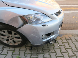 Opilý mladík za volantem se chtěl vyhnout kontrole a pokusil se policistům ujet, během honičky havaroval