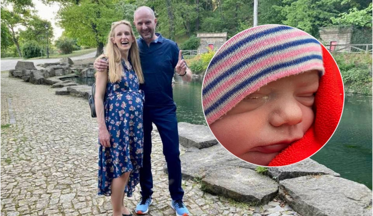 Josef Bernard s manželkou Gábinou a jejich právě narozená dcera Milada