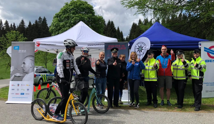 size4-16539824873672-103-projekt-na-kole-jen-s-prilbou-vyjede-opet-chranit-zdravi-cyklistu