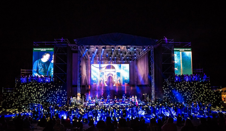 Noc s operou se blíží!