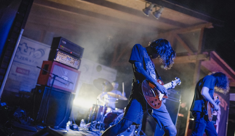 Festival DEPOvLETU cílí na začínající muzikanty, nabídne jim workshopy i šanci zahrát si před publikem