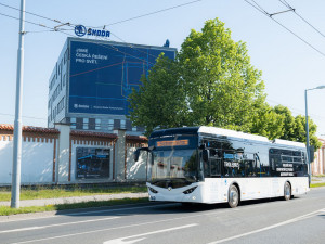 Do plzeňských ulic vyjel zcela nový typ škodováckého trolejbusu a zahájil testování v ostrém provozu