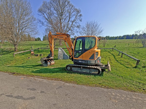 Původní pomník na Zhůří těsně před zahájením rozsáhlých úprav