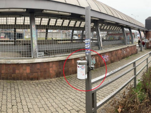 Kontejnery na použité injekční stříkačky se setkaly s úspěchem, umístěné jsou u nádraží nebo u Borského parku