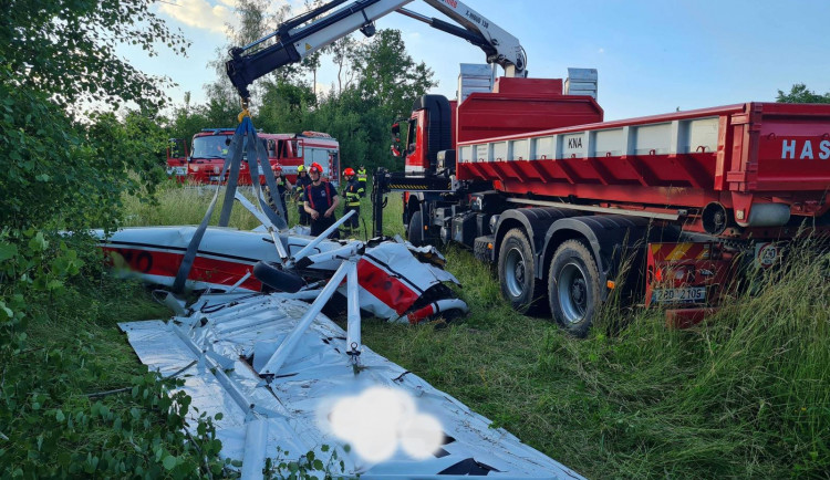 Na Blanensku havarovalo malé letadlo. Pilot při pádu zemřel
