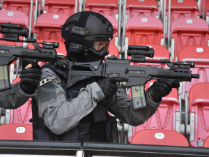 Fotbalový stadion se v rámci cvičení promění v bojiště, stovky policistů i vojáků budou zasahovat proti střelcům