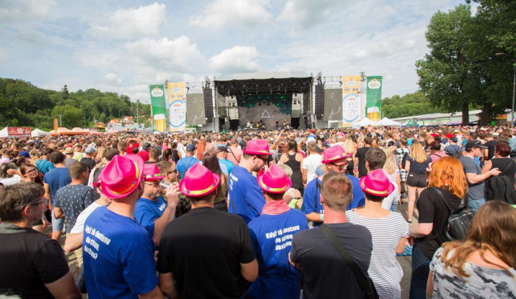 Hudebně-švestkový festival Trnkobraní se vrací a oznamuje kompletní line-up  s kapelami Chinaski, Rybičky 48, Tři sestry a dalšími interprety