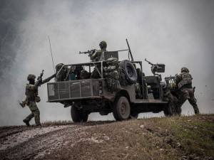 Na Bahna dorazí podle odhadů až 50 tisíc lidí, dopravu jim zajistí speciální autobusové linky