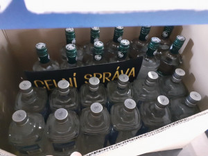 Řidič s moldavskou značkou pašoval cigarety a alkohol, namířeno měl do Francie