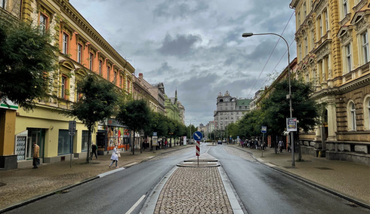 Městský byt v Plzni si může opravit nájemce, poté si odbydlí svoji investici