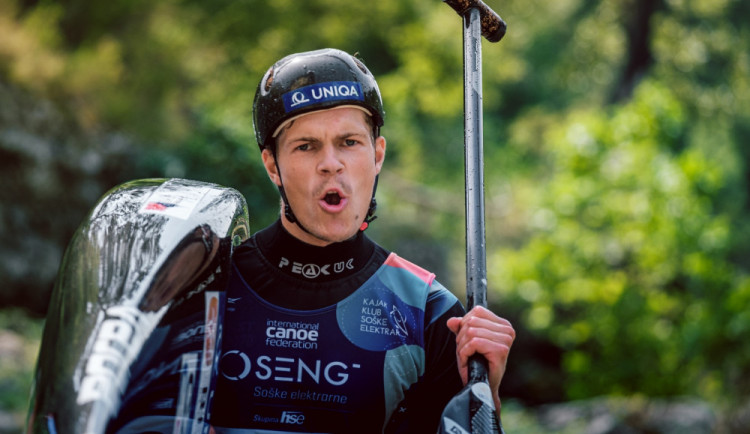 size4-16548022479886-139-ani-sebelepsi-vodak-vodu-neprepere-na-nebezpecnem-miste-si-s-nim-vzdycky-udela-co-chce