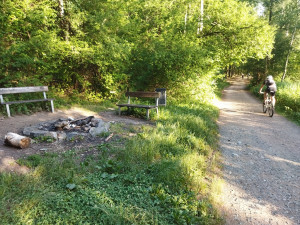 Situace kolem Boleveckých rybníků začíná být neúnosná, skupiny vandalů tam ničí co jim přijde pod ruku