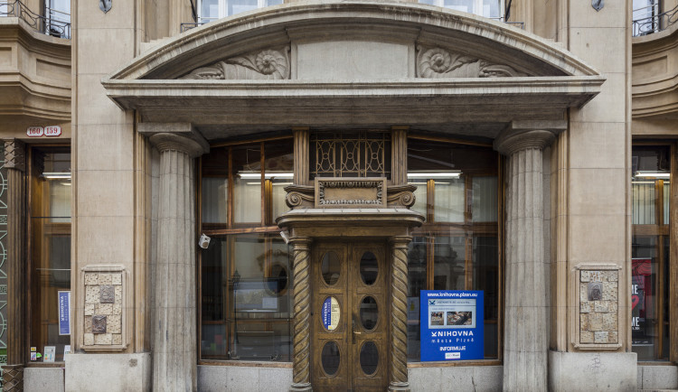 Ústřední knihovna v ulici Bedřicha Smetany, foto: Plzeňský architektonický manuál/ Petr Jehlík