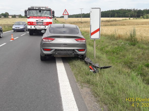 Hasiči zasahovali u nehody motorkáře poblíž Chotěšova