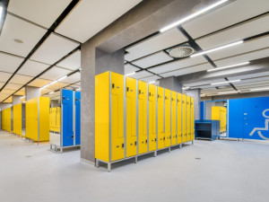 Přestavba hlavního vstupu a šaten bazénu v Plzni na Slovanech - interiér