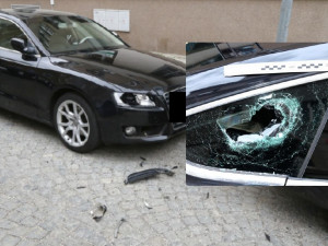 Vandal zběsile zaútočil na zaparkované vozidlo značky Audi, zdemoloval ho ze všech stran