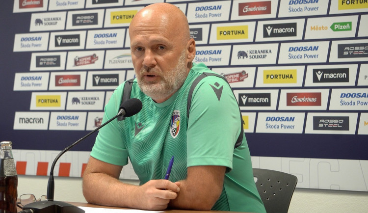 Chceme postoupit do základní skupiny evropských pohárů, říká trenér mistrovské Plzně