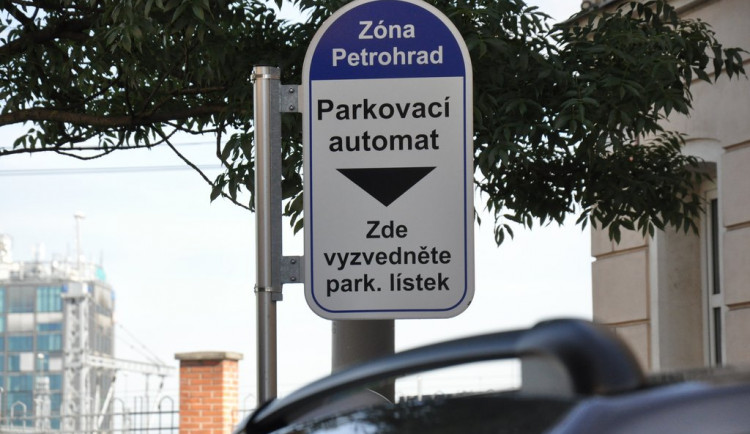 Konec parkování zdarma, Plzeň rozšiřuje zóny placeného stání na další městské části