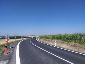 Bez výrazných omezení je už průjezdný opravený úsek silnice I/27 mezi městy Kralovice a Plasy